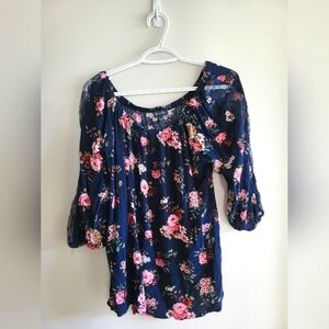 Lace sleve detail floral blousse